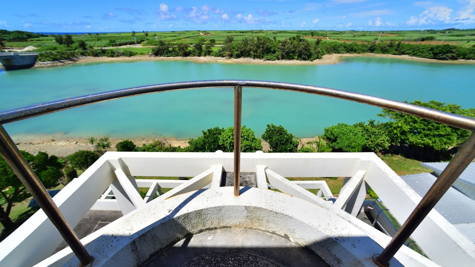 施設から見る青い海