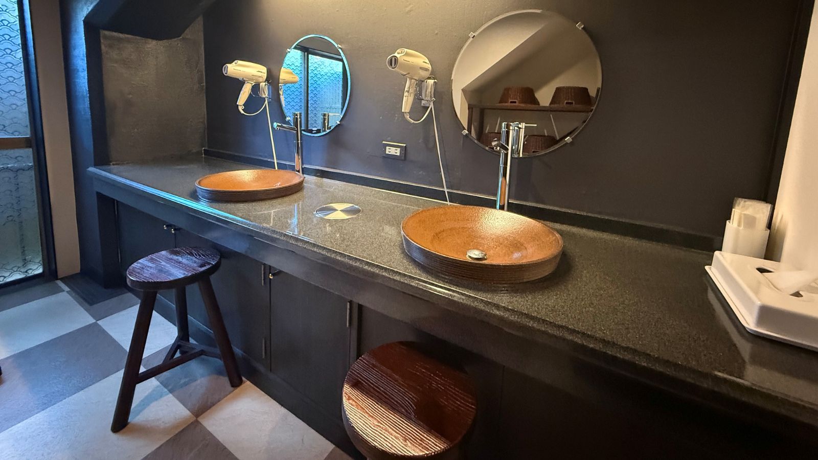 パウダールーム