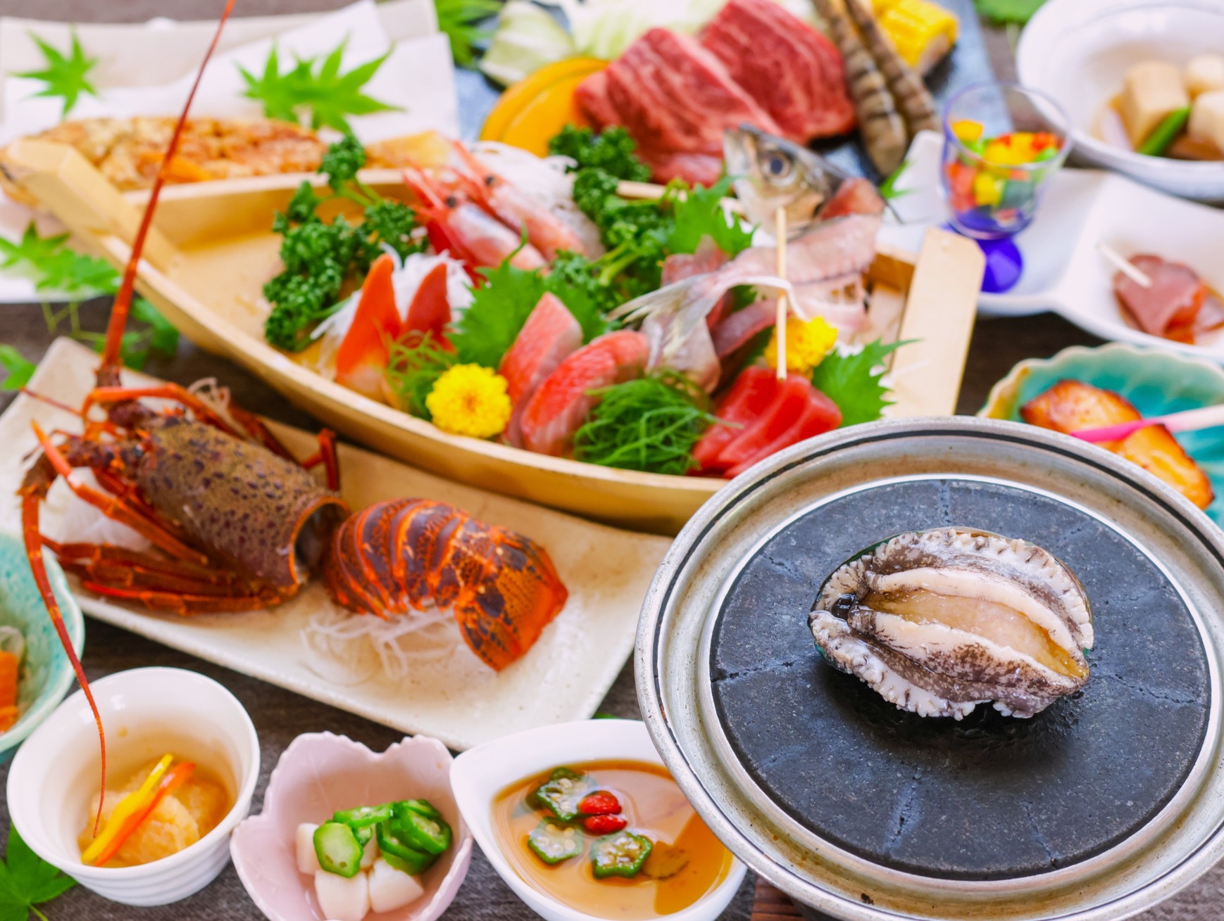 コスパ良し！【伊勢海老お造り＆鮑踊り焼き】海鮮満腹プラン・７つの貸切風呂、生ビール飲み放題付き！