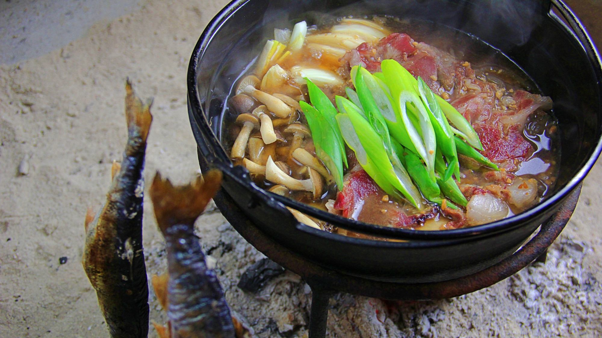 【夕食ジビエ】囲炉裏で猪鍋