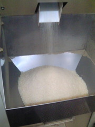 須坂で農家も営んでます。自家製自然乾燥米です。