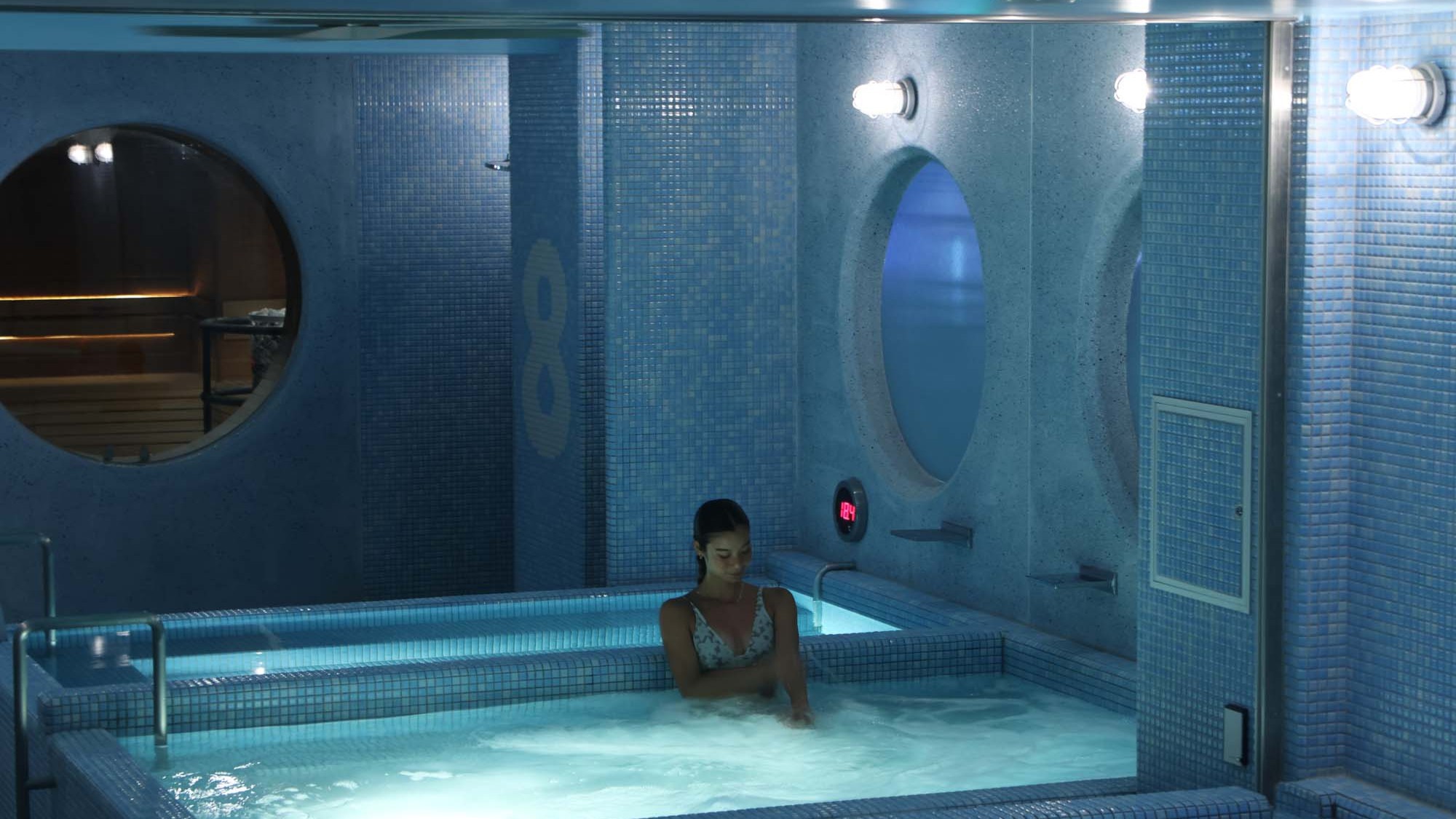 8 WATER CAVE swim suits spa