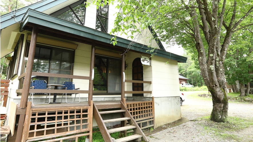 【Ｅ棟】二家族、大人数に人気。山小屋風メゾネット。 1～9名様(104平米)