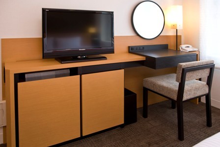 Guest room desk (image)