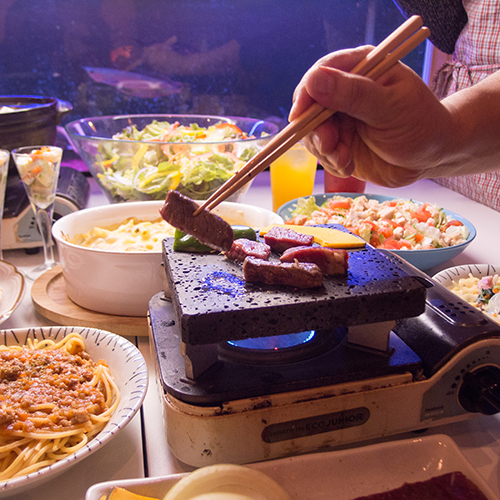 *【夕食一例】メイン料理以外は好きなものを好きなだけ！お腹いっぱいになること間違いなし！