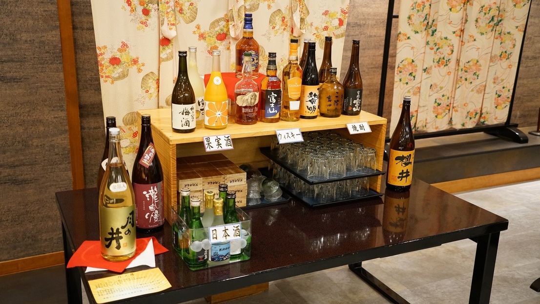 【夏限定！ドリンクインクルーシブ】駐車場無でお得！夕食は会席料理〜黒船コース〜