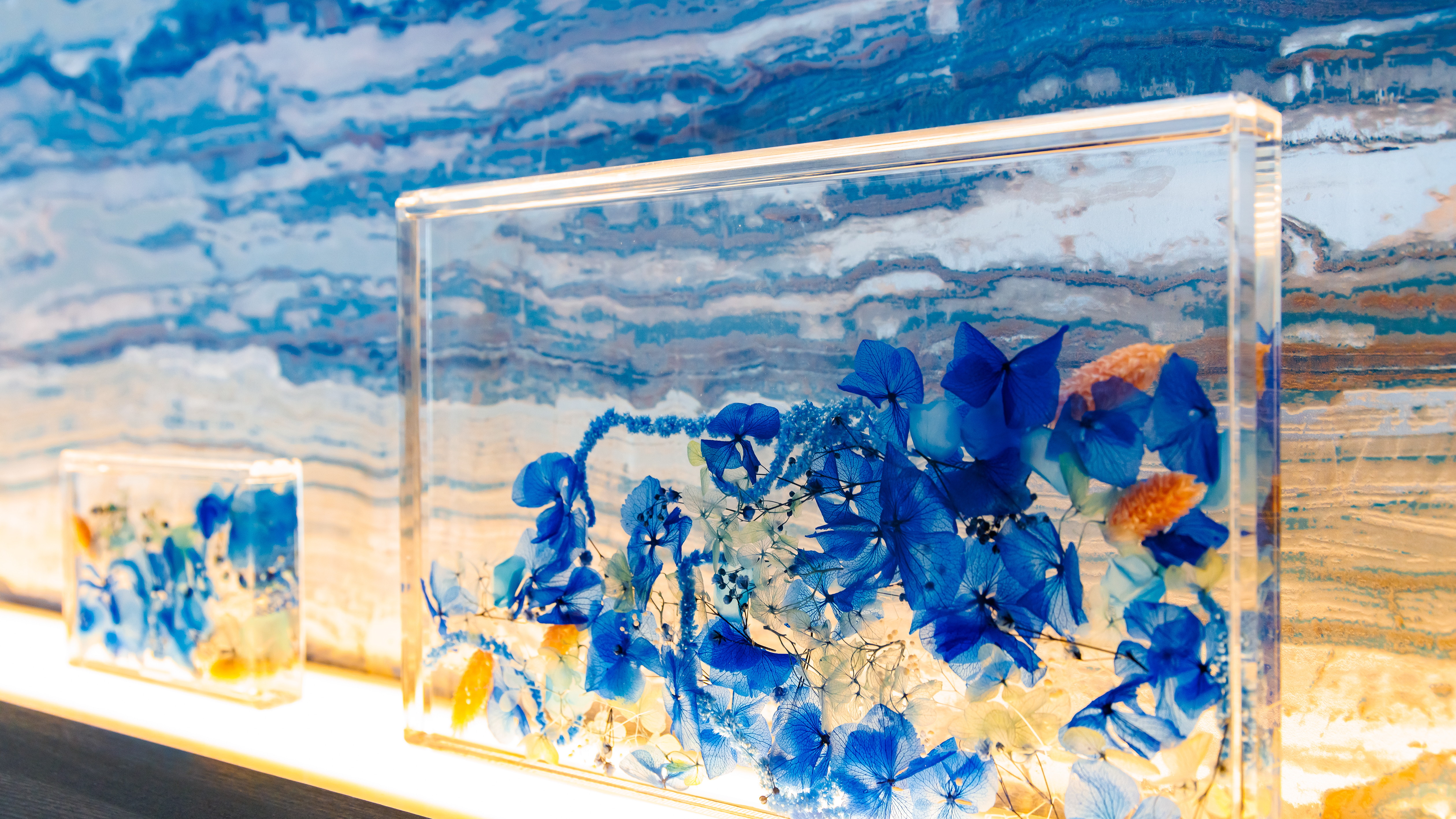 ■西館リニューアルルーム■5F Theリゾート：海をテーマにブルーと白を基調色とした透明感あふれるフ