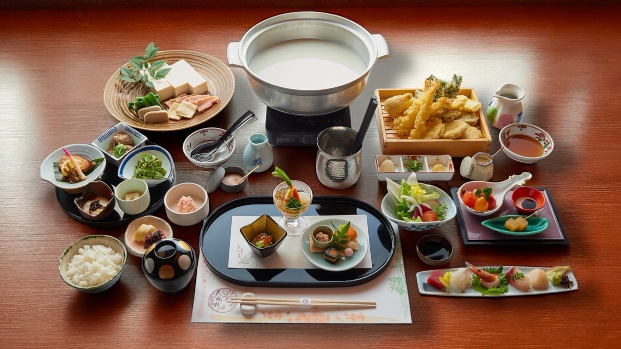 【11月◆2食付】「四季夕膳会席」5ヶ所の貸切風呂は無料★色浴衣レンタル無料