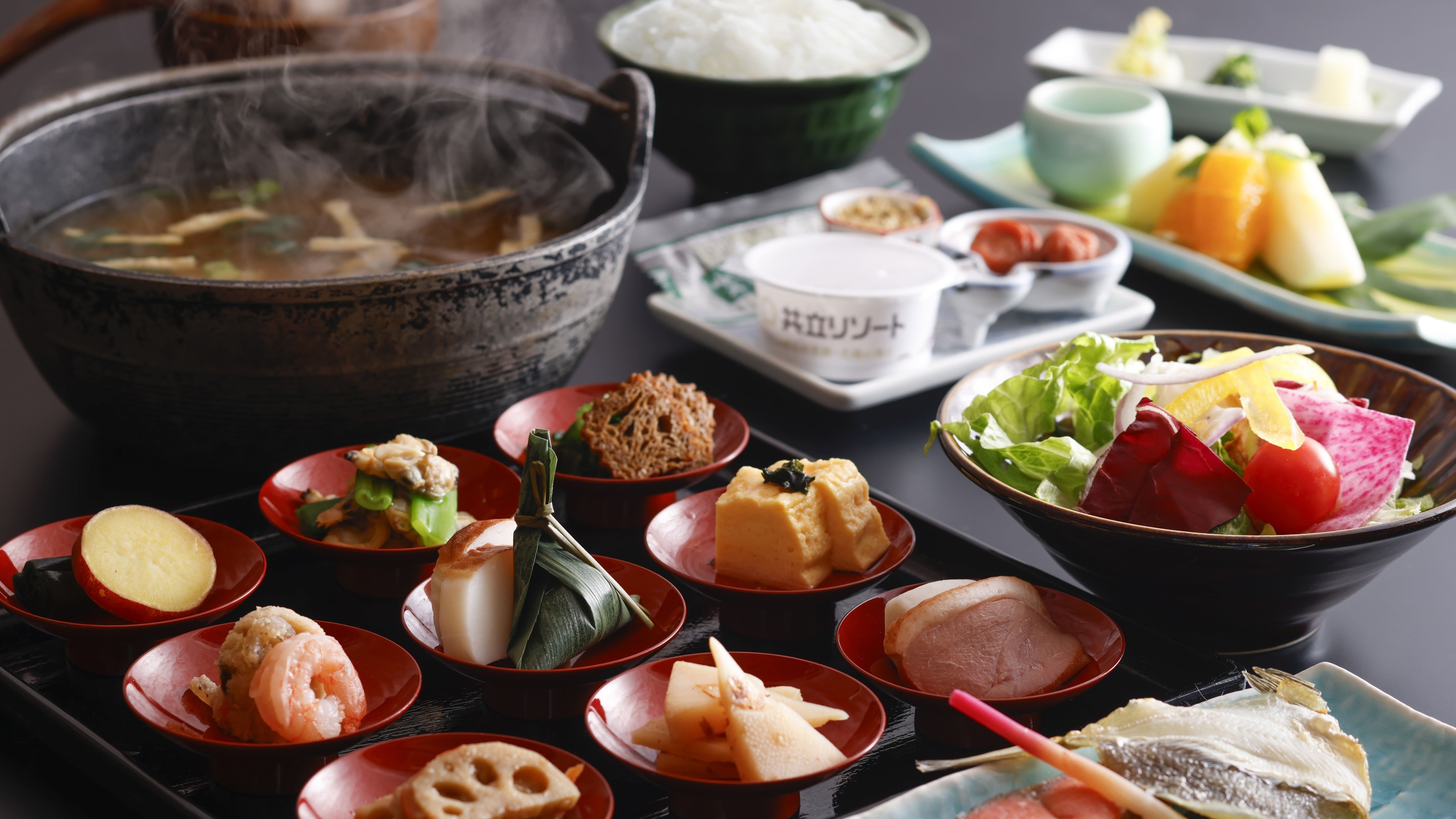 【嵐山セール】旬の食材を使った朝食×貸切風呂など無料サービス満載〈朝食付〉