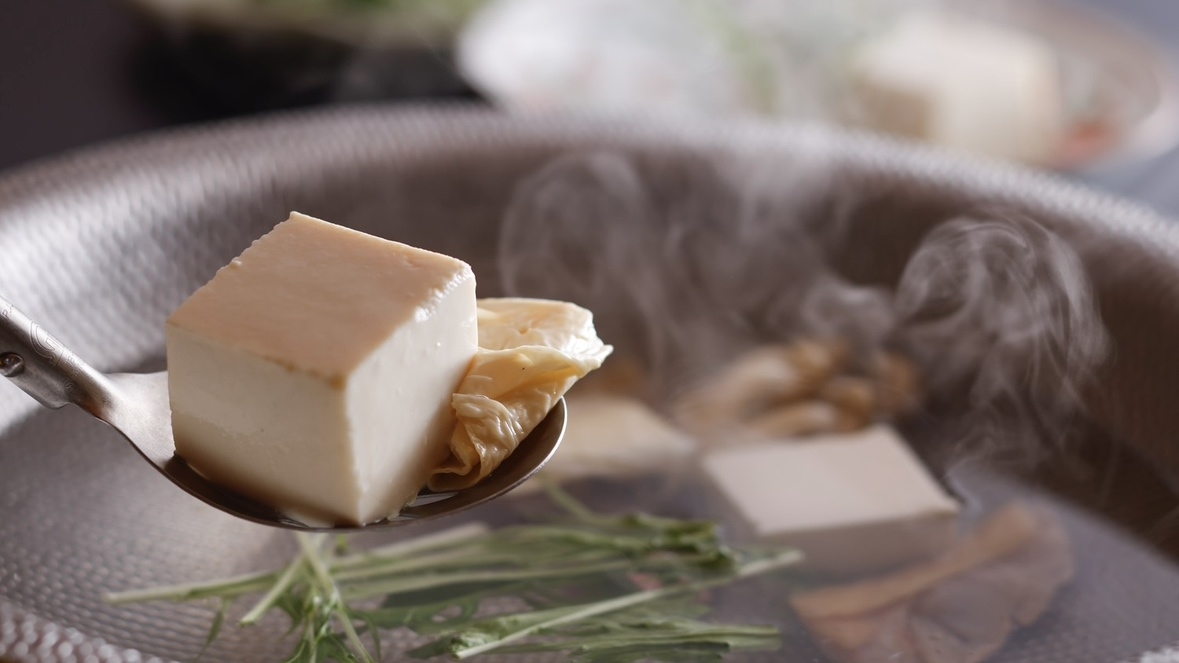 【2026年5月★客室リニューアル】四季夕膳×天然温泉の大浴場＆５つの貸切風呂が無料＜2食付＞