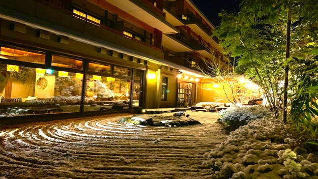 【2026年5月★客室リニューアル】天然温泉大浴場×貸切風呂など無料サービス満載＜素泊り＞