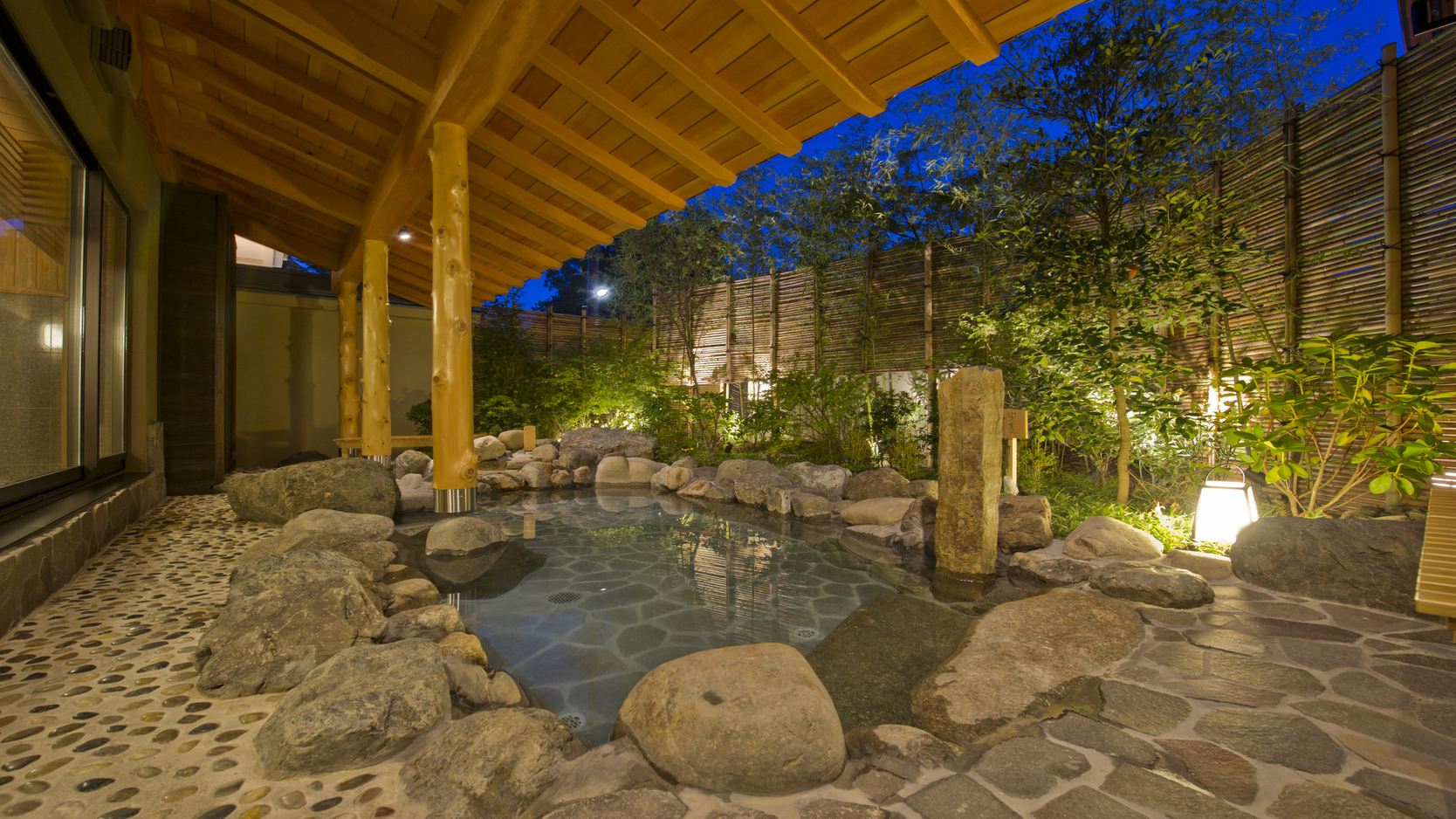 【大湯屋：露天風呂】