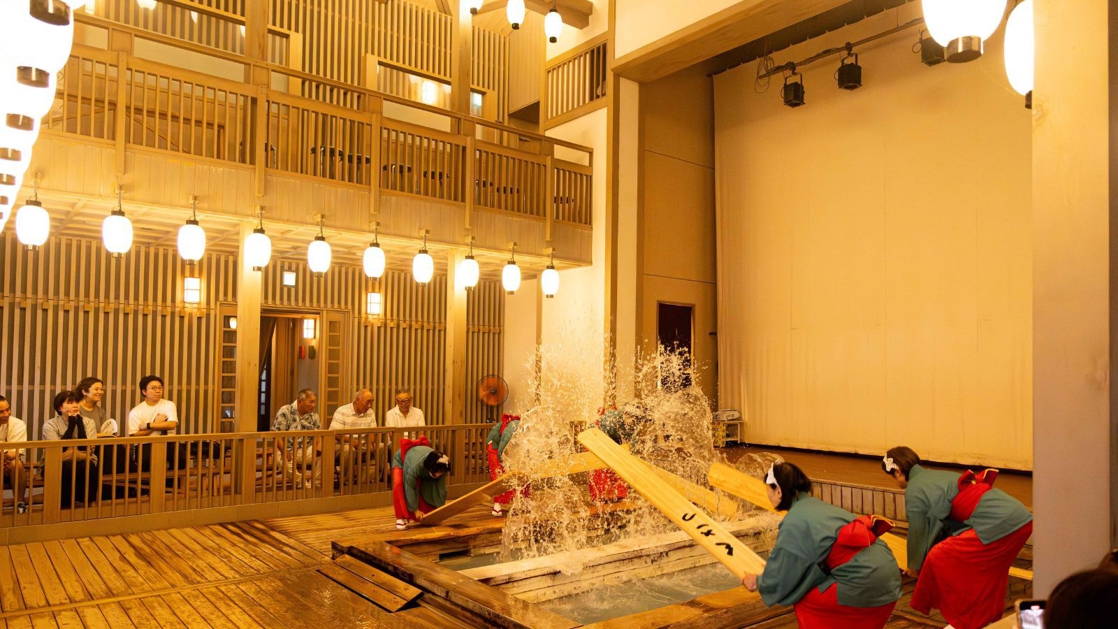 【お日にち限定1泊朝食｜湯もみ＆大滝乃湯チケット付】湯畑徒歩0分の源泉かけ流し温泉で草津の魅力を満喫