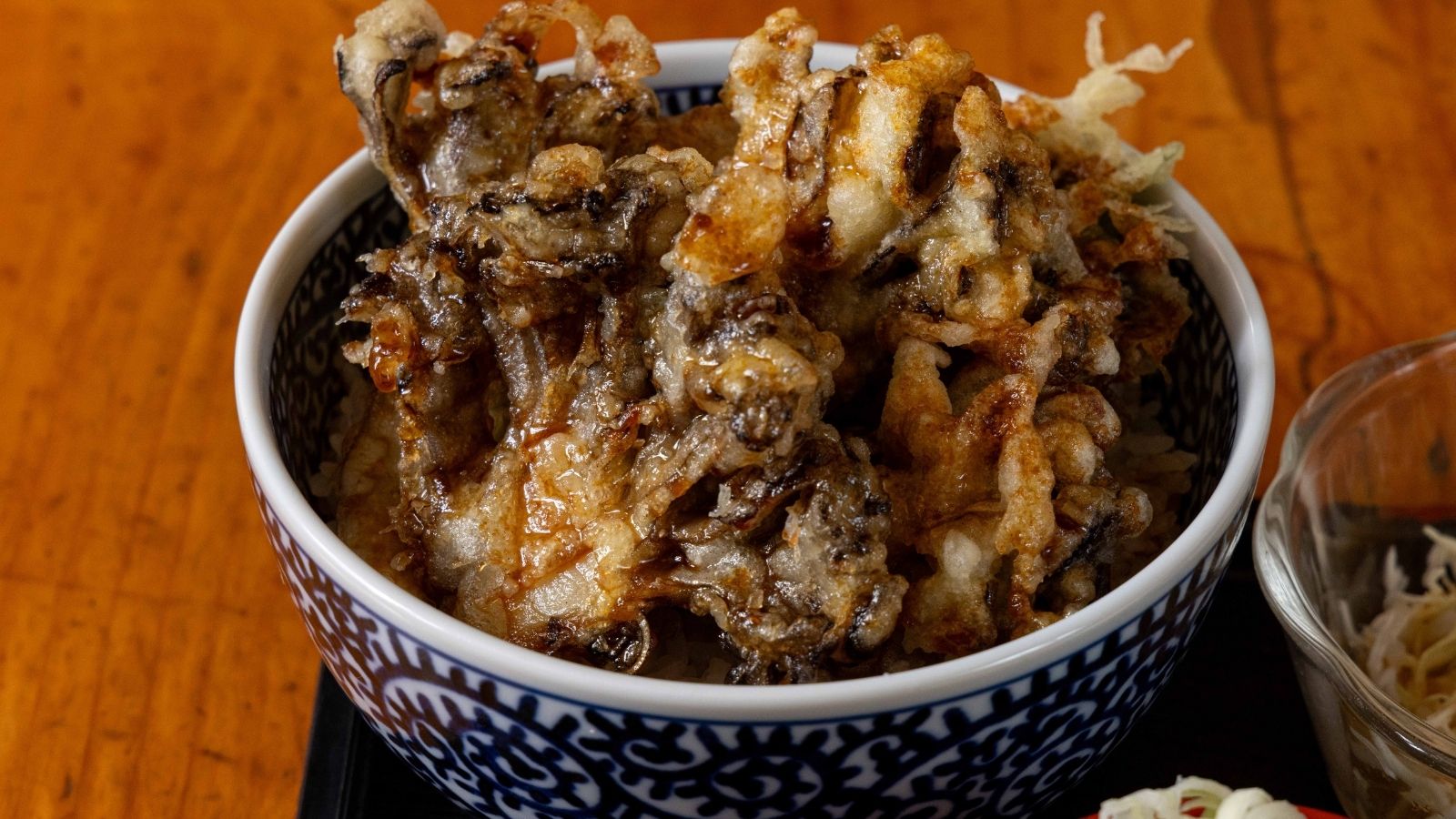 【１F麺処平の家】人気の100日舞茸天丼セット