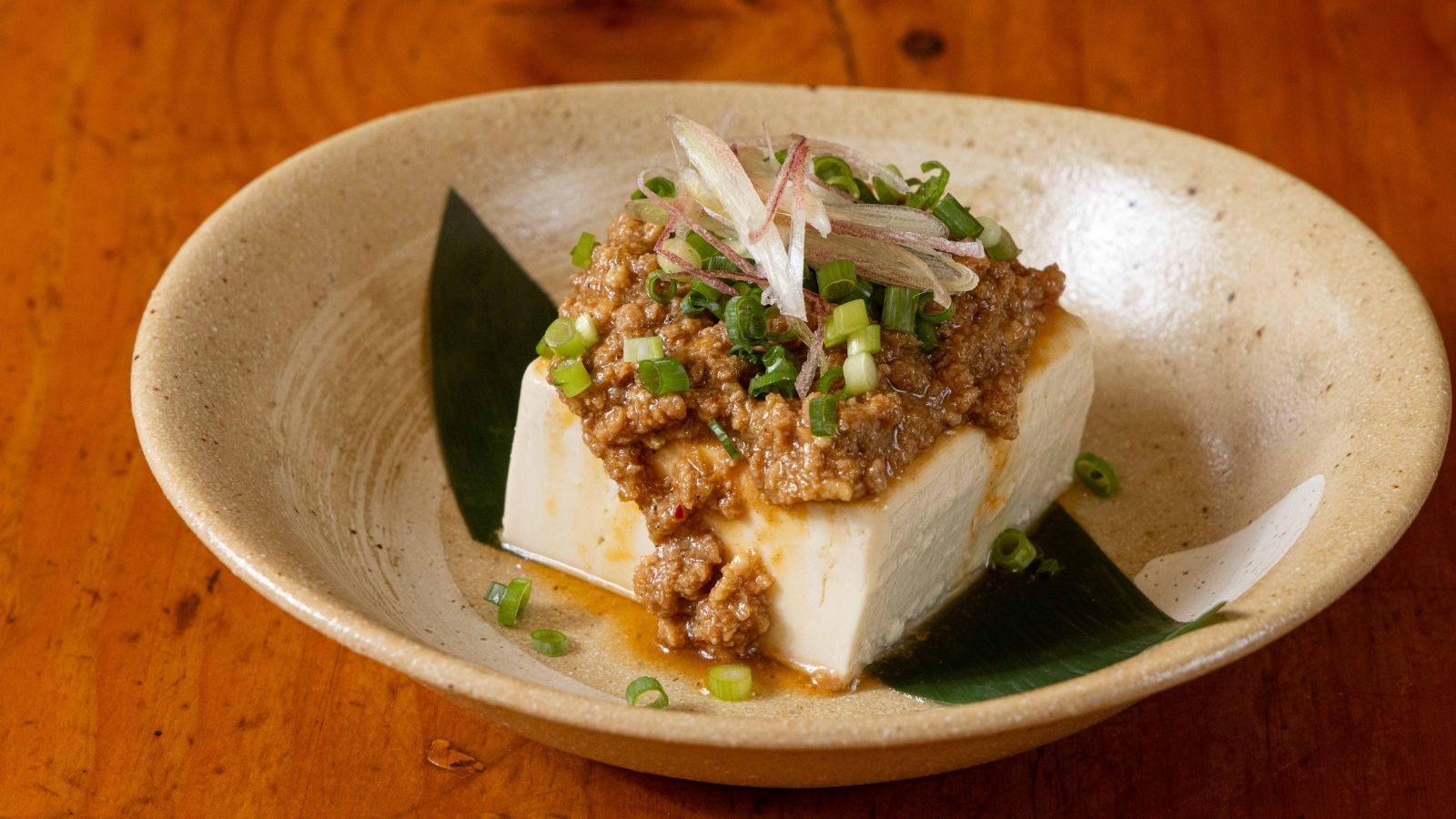 【１F麺処平の家】ビールやお酒のお供に『出汁で煮込んだ肉みそ豆腐』