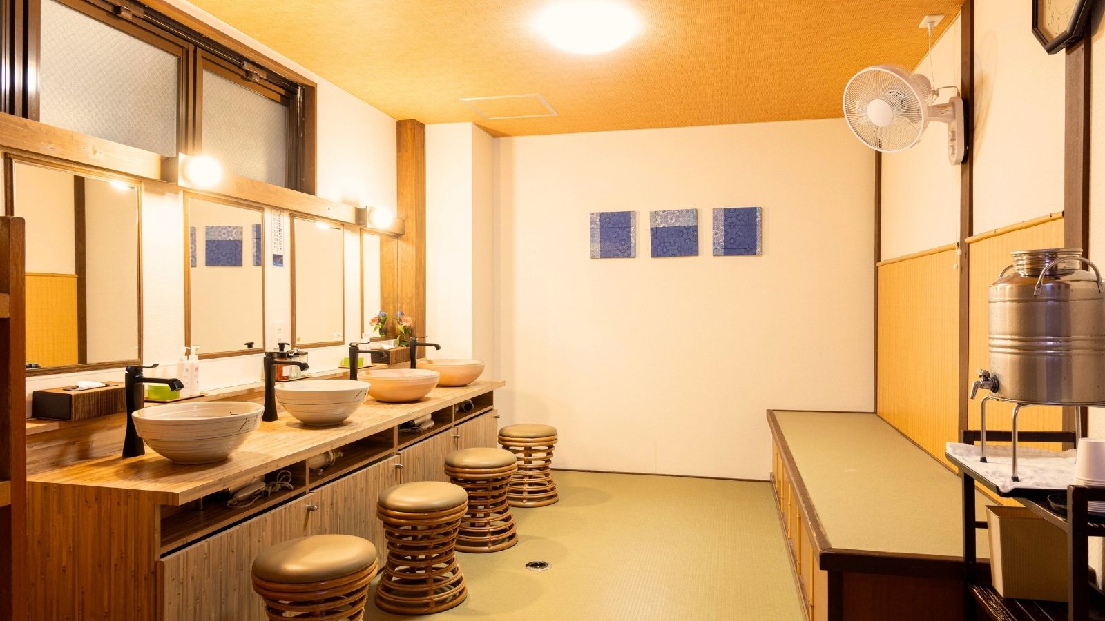 【女子脱衣所】女性のお客様が安心してご利用いただける空間です。