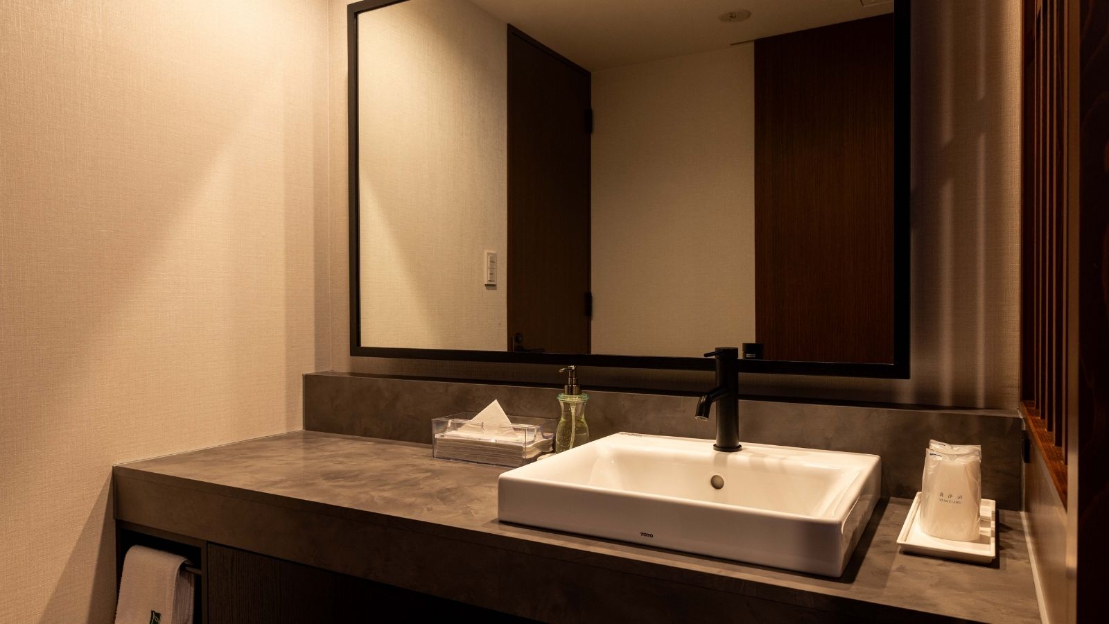 【北欧和モダン】清潔感あふれる洗面台で、ゆったりと身支度を。