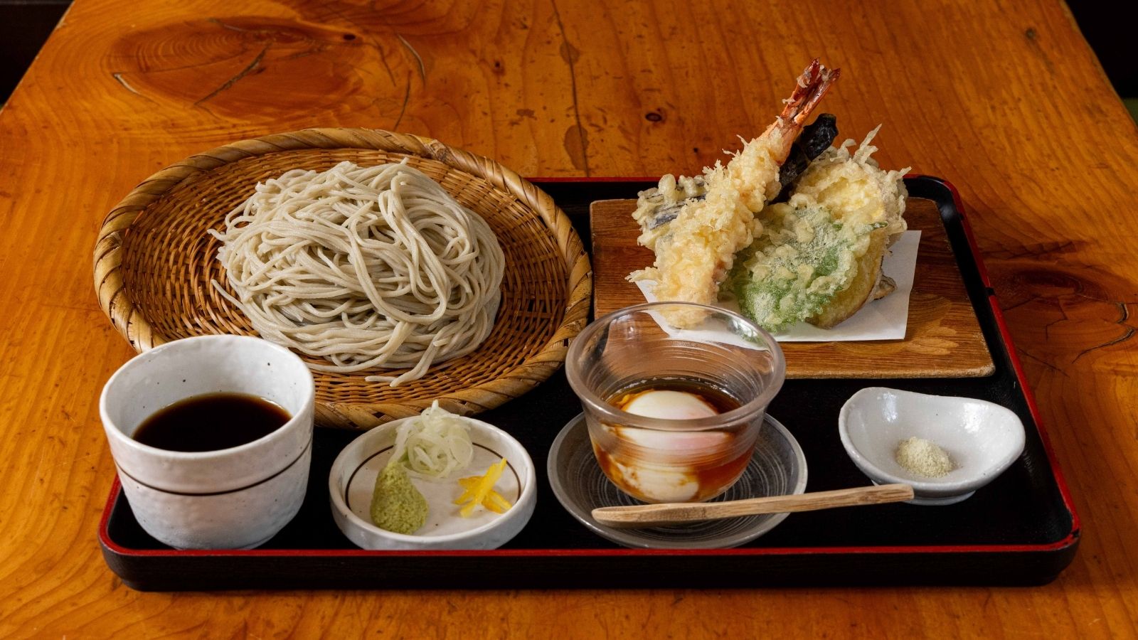 【１F麺処平の家】天せいろそば