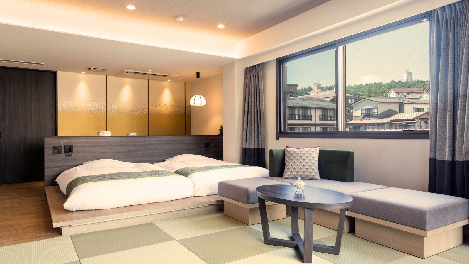 【大正ロマン】大正ロマンを感じるゆとりの和洋室。静けさと広さに包まれ、癒やしの時間をどうぞ。