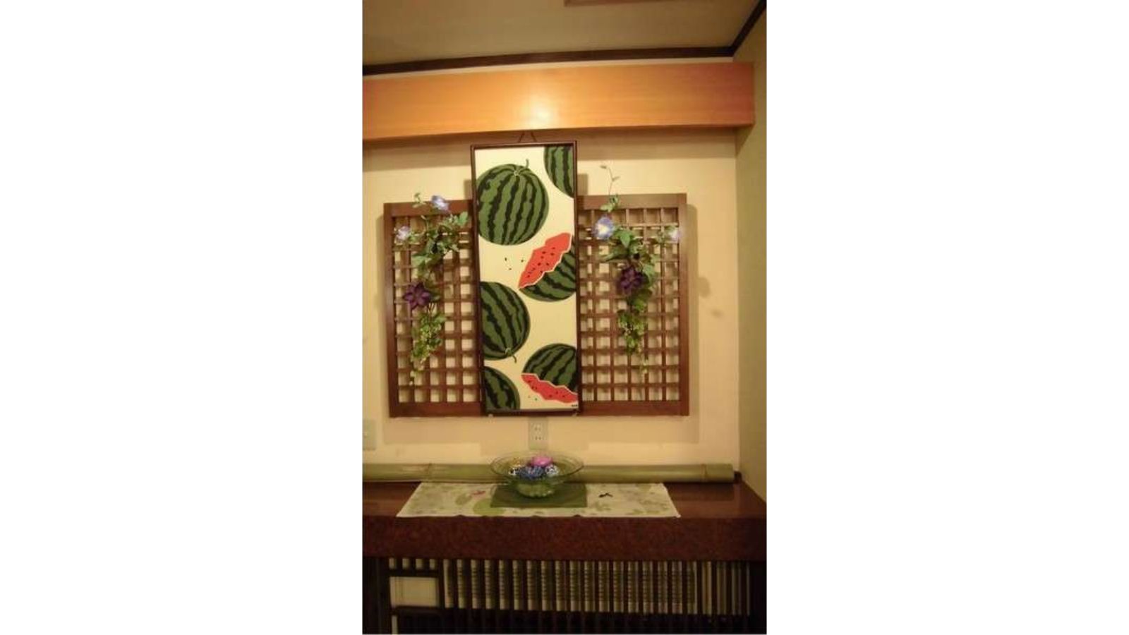 館内に飾られた、季節ごとに替わる絵てぬぐい