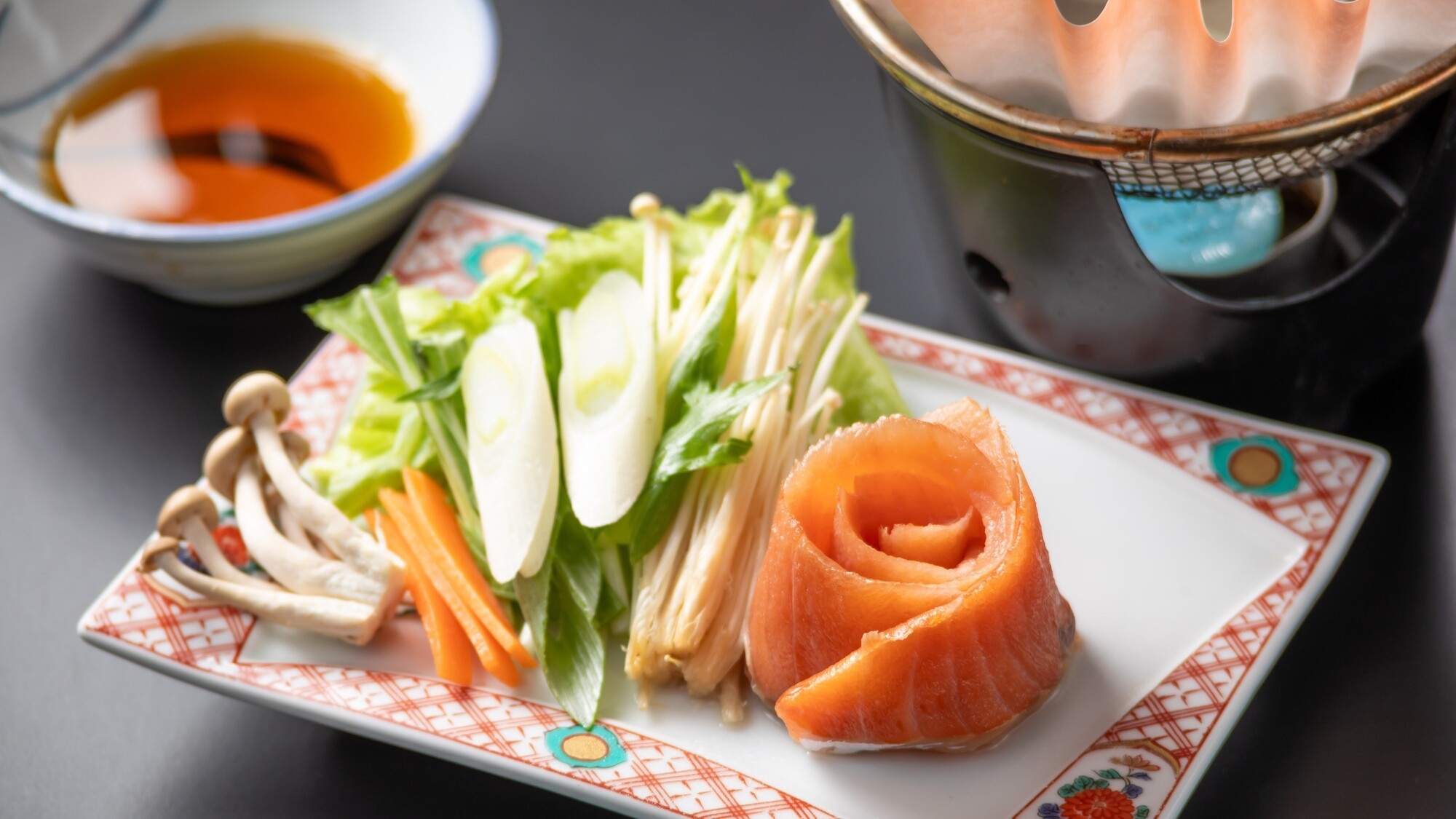 【夕食付】「鮭コース」〜新鮮な海の幸〜鮭のしゃぶしゃぶ・刺身三点盛・鮭イクラ親子丼を堪能