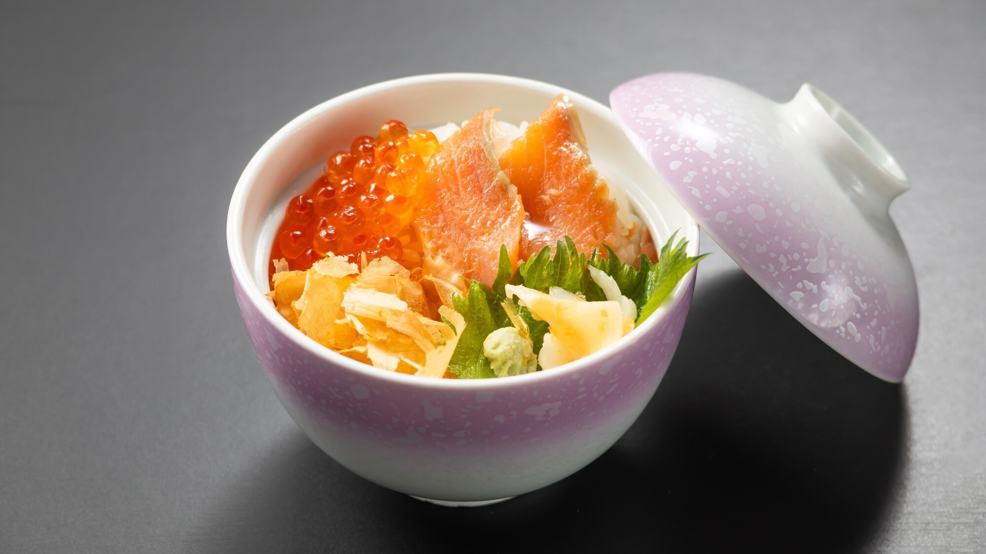 【夕食付】「鮭コース」〜新鮮な海の幸〜鮭のしゃぶしゃぶ・刺身三点盛・鮭イクラ親子丼を堪能