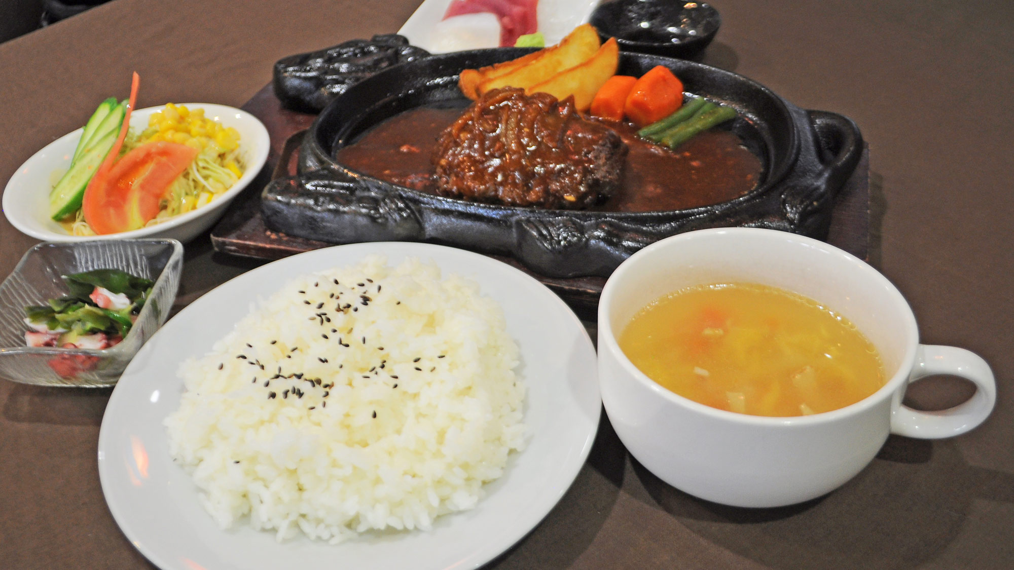 【レストラン】石垣牛ハンバーグステーキ御膳