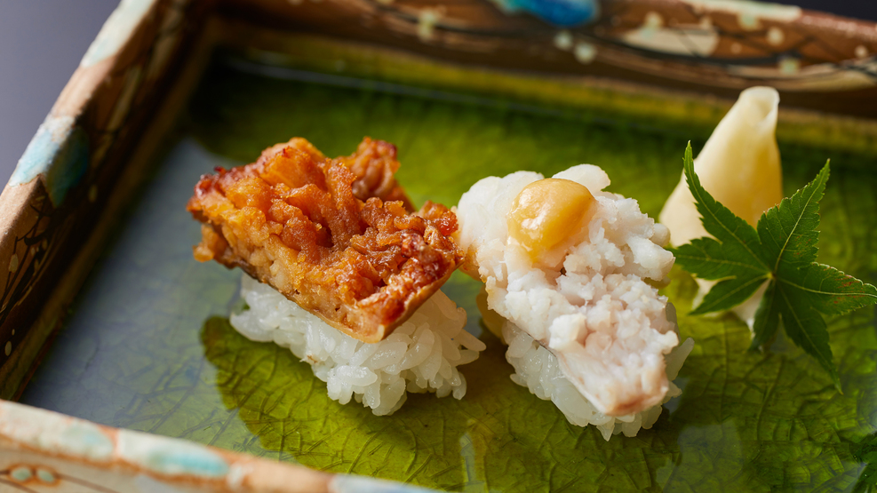 コラーゲンたっぷりの本場淡路島産活鱧づくし会席、旬の淡路島玉葱とともに