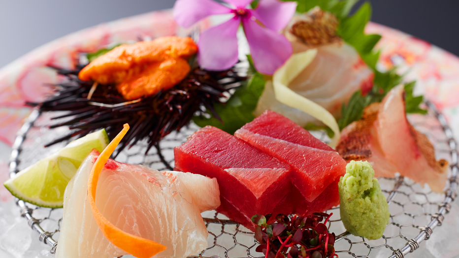 周りを海に囲まれた淡路島ならではの新鮮な海の幸のお造り(料理一例/イメージ)