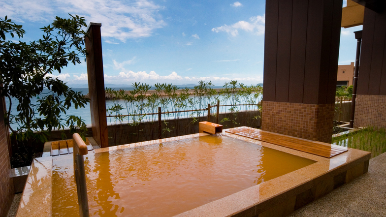 【はなごよみ御膳】季節のカジュアルディナー＆海辺の湯巡りを満喫(二つの源泉と多彩な湯殿)