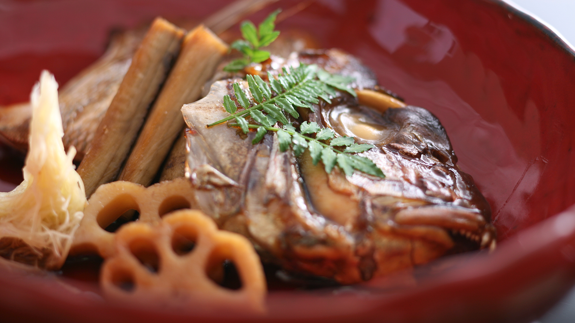 あら煮は鯛の旨味がたっぷりでご飯とお酒がすすみます≪料理イメージ≫