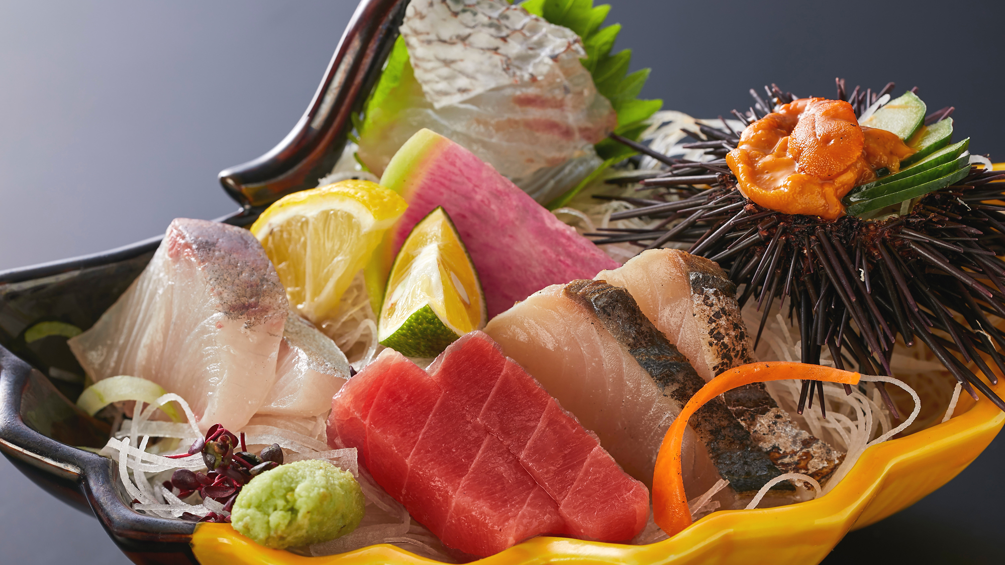 周りを海に囲まれた淡路島ならではの新鮮な海の幸のお造り(料理イメージ)