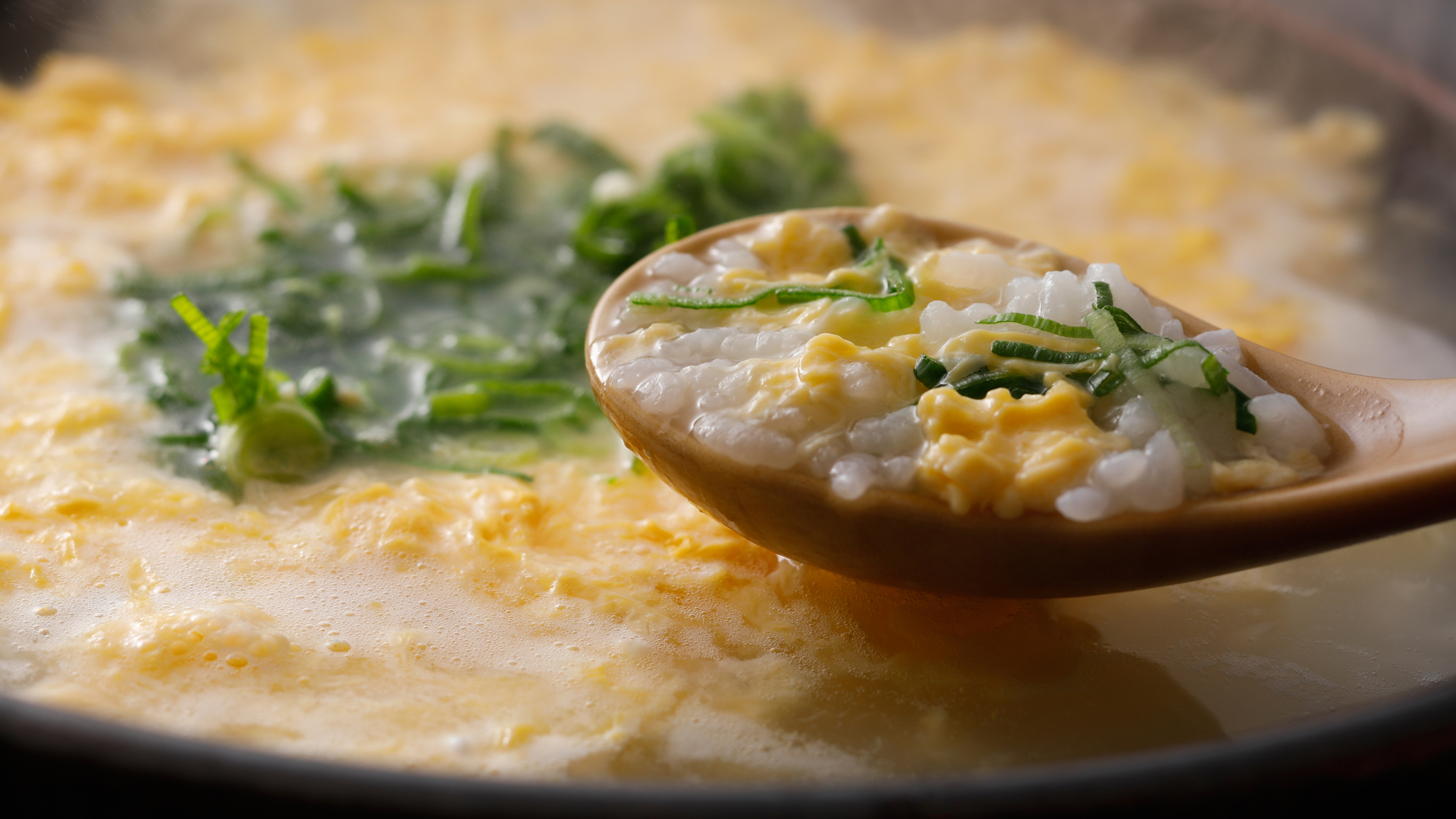 ふぐの旨みが存分に染み出た出汁で仕立てる「ふぐ雑炊」≪料理イメージ≫