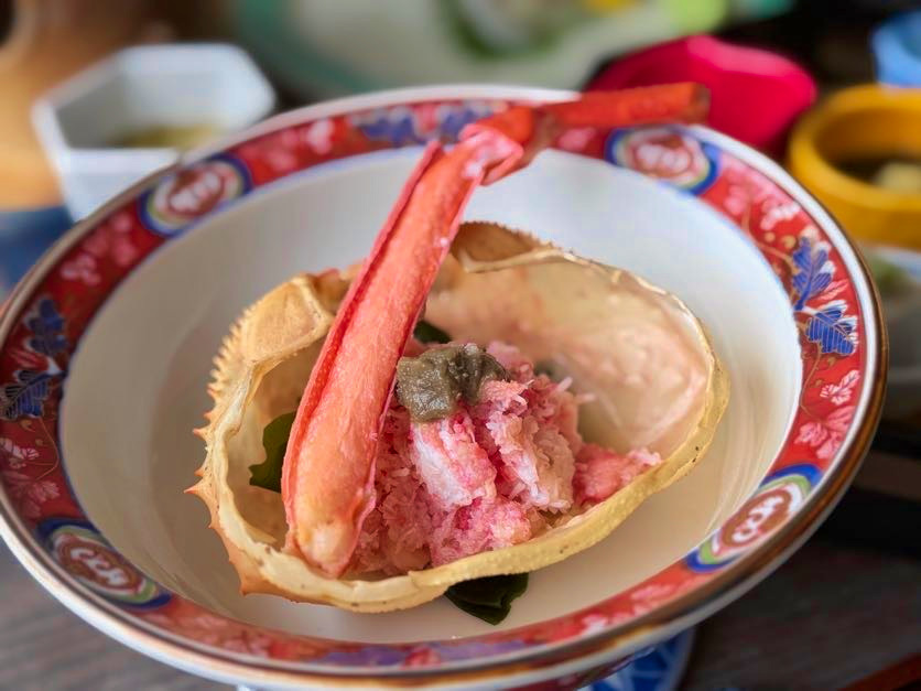 新潟和牛の味噌焼き・ベニズワイ蟹のボイル足を贅沢にお造りは5種盛り、前菜も5種＋先付と、華やか♪