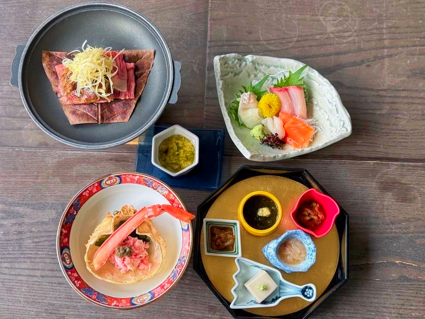 新潟和牛の味噌焼き・ベニズワイ蟹のボイル足を贅沢にお造りは5種盛り、前菜も5種＋先付と、華やか♪