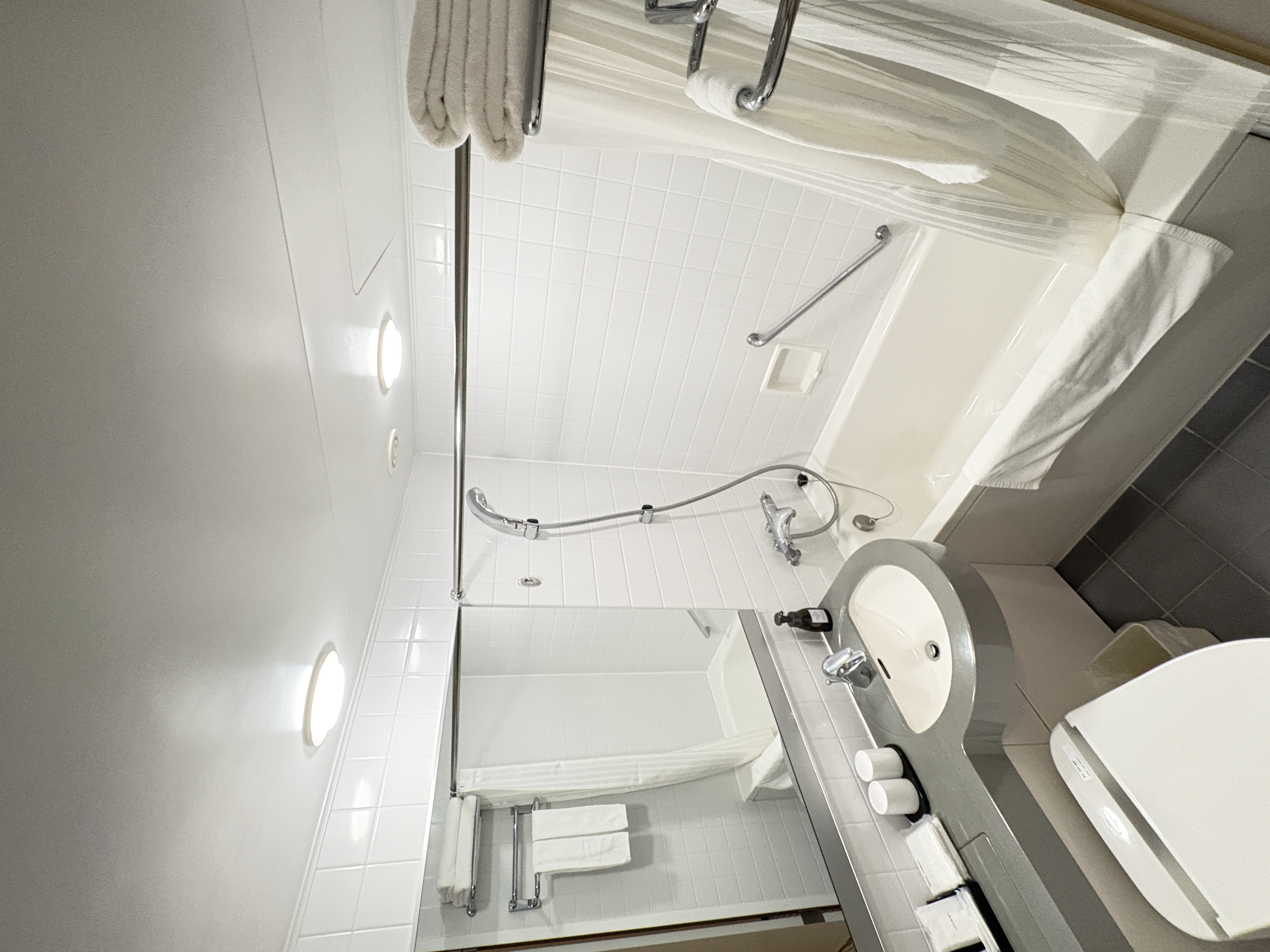 シングル・スタンダードツイン・ダブル ルームのユニットバス・トイレ