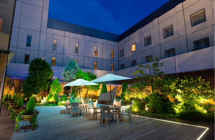 7F中庭テラス夜景