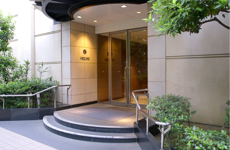 駅側歩行者用入口