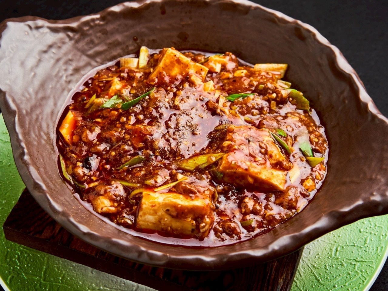 しびれる辛さがクセになる麻婆豆腐