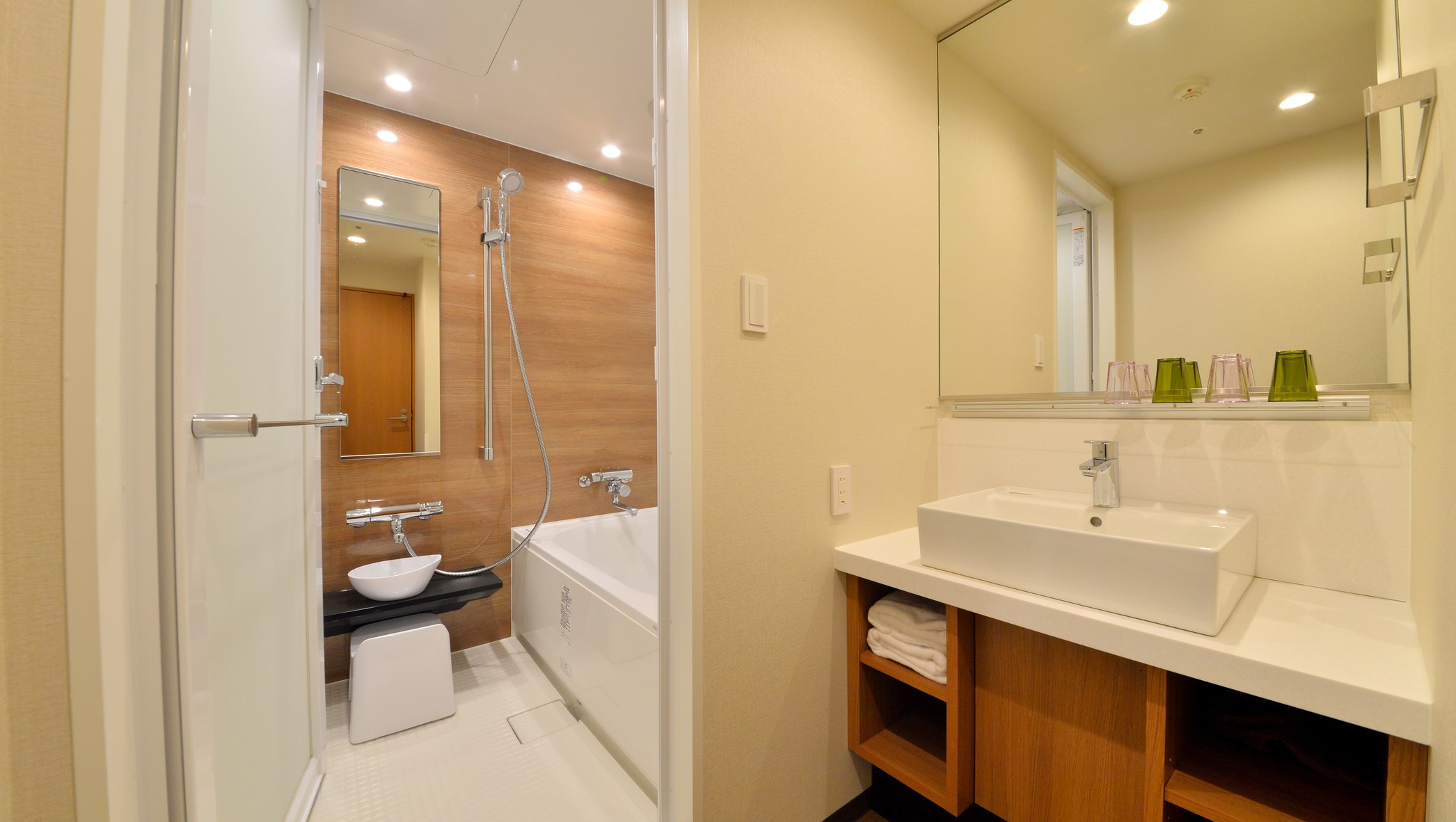 【東館】デラックスファミリールーム/46平米 バスルーム・洗面所