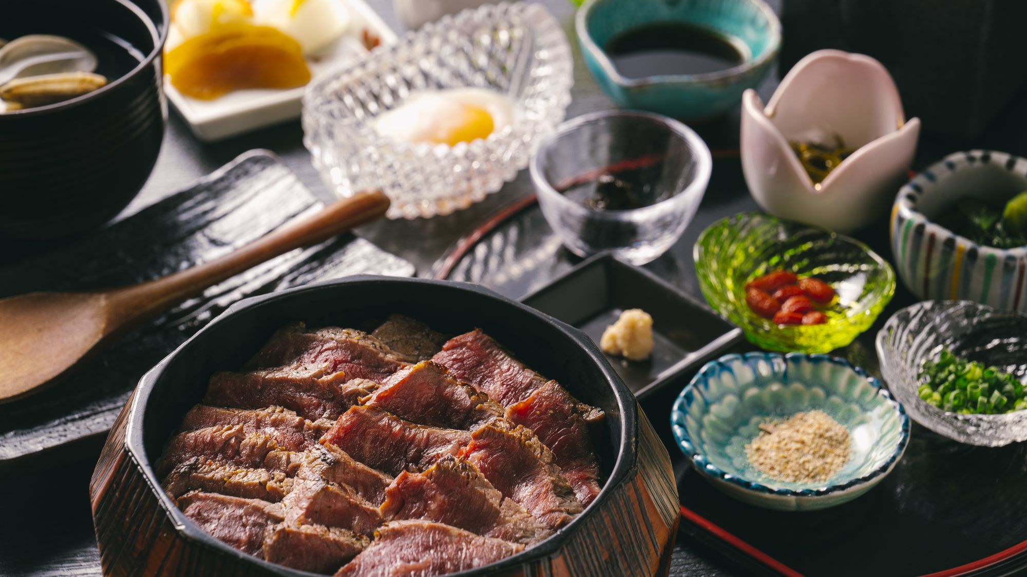「松前」朝食御膳。道産牛ひつまぶし御膳