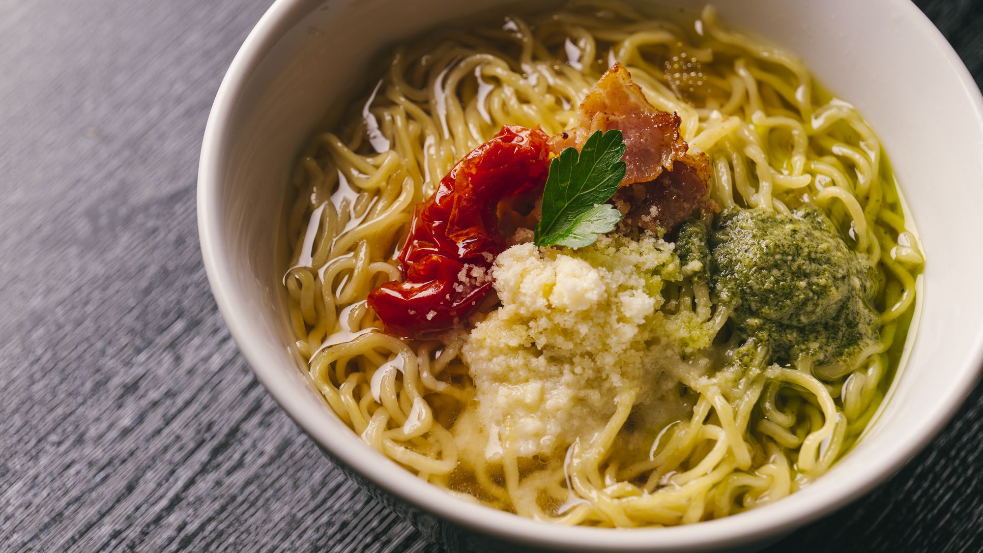 「アゼリア」朝食ビュッフェ。ホテル名物「函館塩ラーメン」