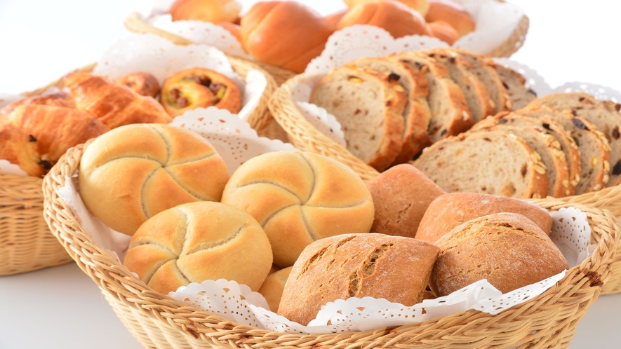 【朝食ビュッフェ】ホテルメイドのパンは種類も豊富