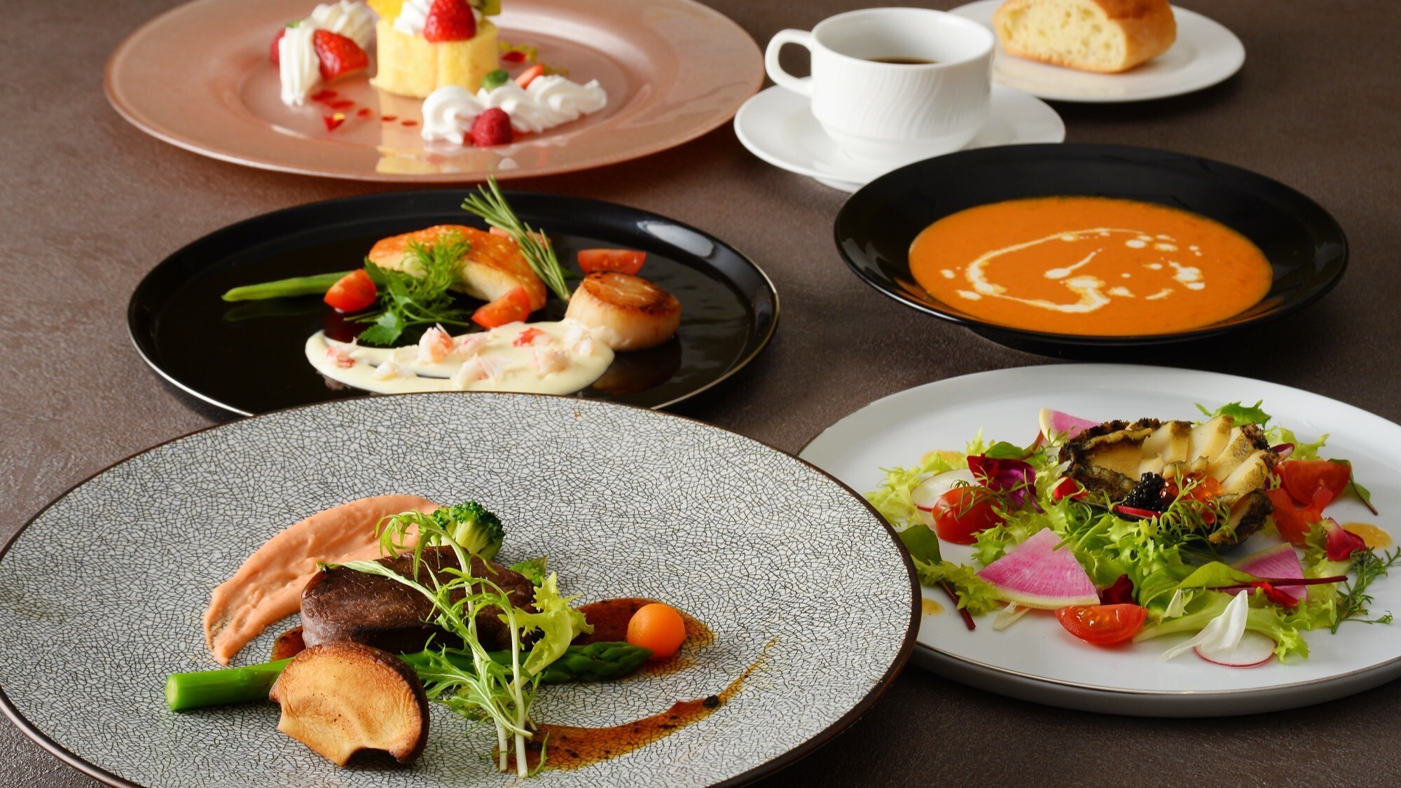 【東館1階】レストラン「アゼリア」　フレンチイメージ