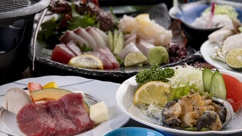 【紀州の豪華食材競演プラン】＜伊勢海老・鮑・熊野牛・地獲れ海幸＞明治創業の料理旅館の美味三昧プラン