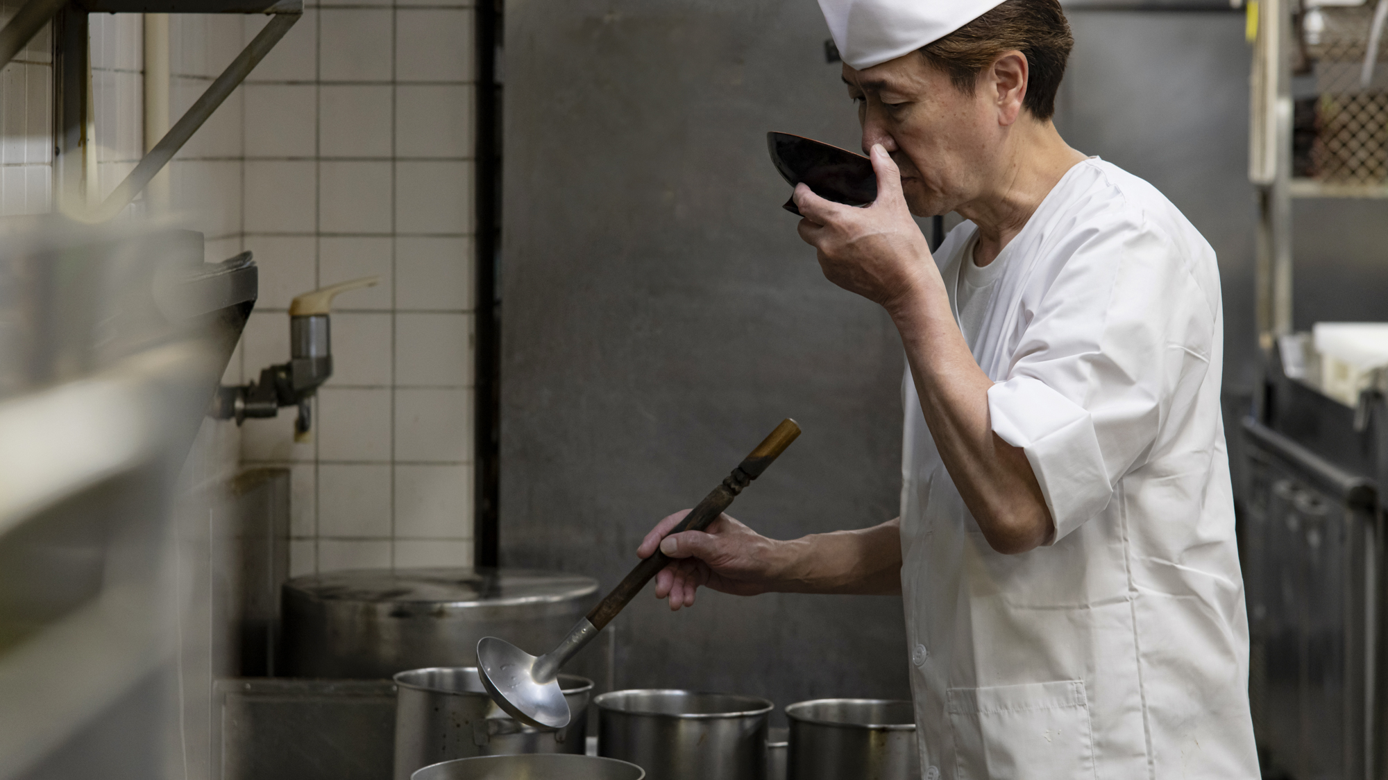 【当館の料理長】創業明治36年、代々受け継いできた料理旅館の匠の技をご堪能ください