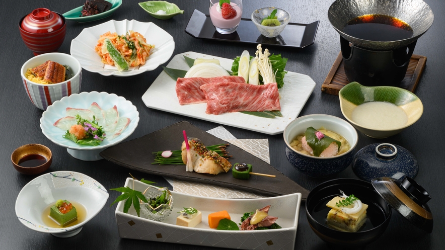 夕食は旬の食材が堪能できる贅沢和食会席！【夕朝食付／小学生添い寝無料※食事別料金】