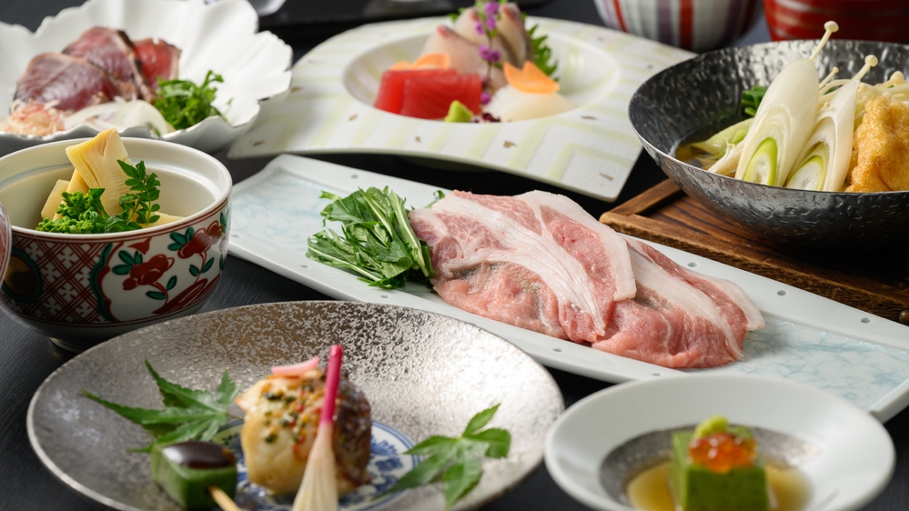 夕食は旬の食材を使った竹の家会席【夕朝食付／小学生添い寝無料※食事別料金】