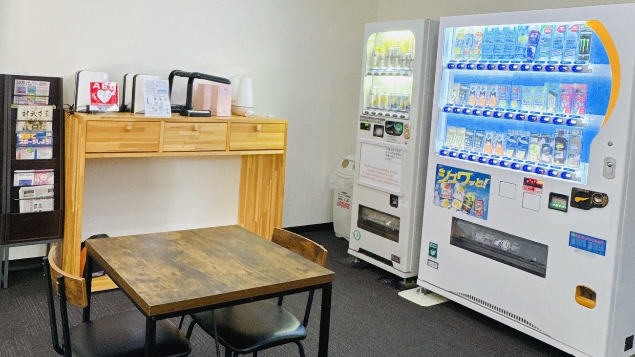 【素泊まり】バス停目の前！県庁・市役所徒歩３分、繁華街も徒歩でぷらっと◎！