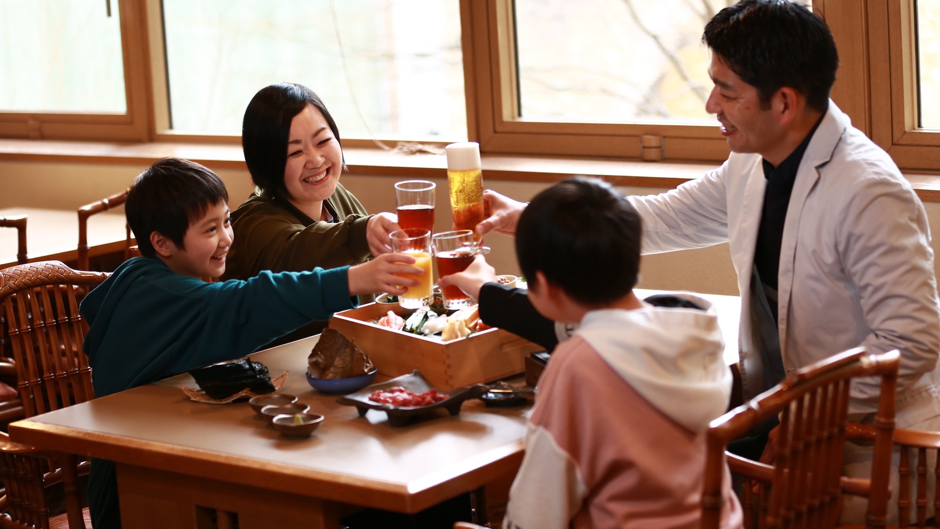 【夕食１７：３０スタート】【2食付き】A5等級飛騨牛付き！ 家族でわいわい♪手巻き寿司プラン